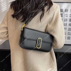 Carteiras pequenas personalizadas temperamento luxuoso Saco de axil de luxo coreano praia square 2024 Novas mulheres ombro crossbody versão luz insere bolsas de grife