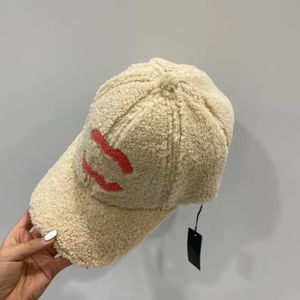 Nowa marka marki męskiej i damskiej czapki baseballowej mały list zapachowy wełniany kapelusz solidny kolor listu moda