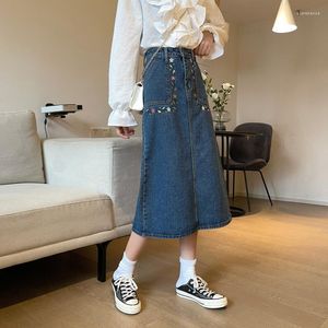 Kjolar vintage denim mitten av längden kvinnliga japanska broderier blommiga höga midja jeans kjol koreansk mode casual kvinnlig faldas jupe