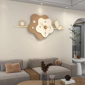 壁時計創造性メタル3D時計アートモダンな花ミュートベーキングペイント装飾リビングルームの装飾