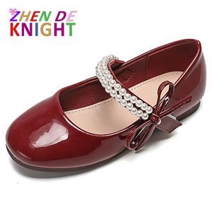 أحذية رياضية Soft Sofy Soled Princess Shoes Spring Children S Leather Fashion Pearl Bow Knot Casal Baby Flat Sole 230814