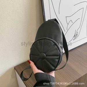 Shoulder Bags INS Super Fire Hat Chest Bag 2023 New Western Style Simple Crossbody Women's Bag Fashion Casual Net Red One Shoulder Waist Bagstylishdesignerbags