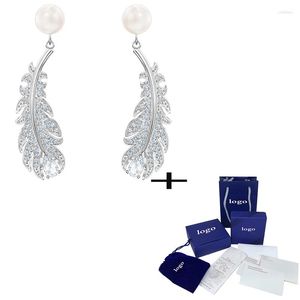 Stud Earrings Grace High Quality Fashion Nice Pierced Elegant And Dazzling Feather Pattern Pearls Crystal Female Jewelry