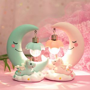 LED -ljuspinnar barns lysande leksaksdekoration Led Cartoon Night Light Unicorn Moon Light Children Baby Room Display Lamps Girls Söta gåvor 230814