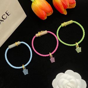 Bracciale in pelle colorato per designer di donne designer di gioielli Charm Brcaelets Diamond Bangles Accessori di moda versatili