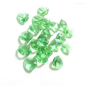 Kronleuchterkristall Ganzer Preis 2000pcs/Los 14mm hellgrüne achteckige Perle mit 2 Löchern zum Hängen von Girlanden -Strang -Accessoires