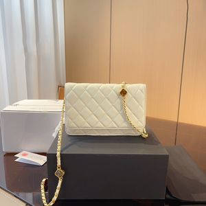프랑스 디자이너 가방 정품 가죽 크로스 바디 백 클래식 다이아몬드 격자 어깨 가방 고급스러운 여성 다이아몬드 체인 가방 캐주얼 및 다목적 새 작은 정사각형 가방