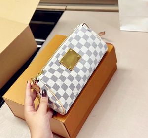 Yüksek kaliteli lüks tasarımcı çanta omuz çantası tasarımcısı crossbody çantalar moda beyaz dama tahtası orijinal deri çanta lüks çanta kadın çanta omuz çantası