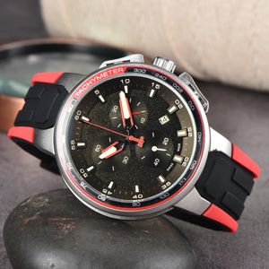 2023 Ny modeklocka Mens Automatisk Watch Movement Waterproof Högkvalitativ armbandsur Hour Strap Gummi Simple Luxury Populära AAA017