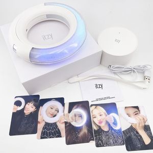 LED Işık Çubukları Kpop Itzys Lightstick Kore Işık Çubuğu Moda Yuvarlak El Lambası Konser Lambası Partisi Flash Floresan Oyuncaklar Hayranlar Koleksiyonu 230814