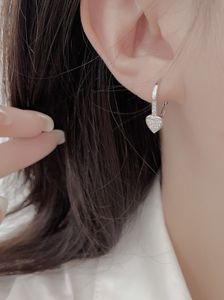 925 orecchini a forma di cuore di diamanti d'argento dall'Europa e dall'America, senso di design di fascia alta, orecchini e orecchini semplici