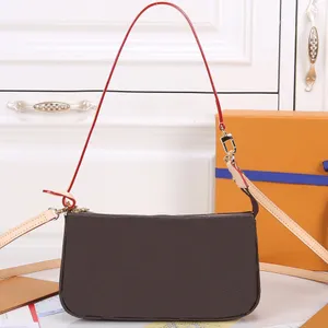 2024 2024 Kadın Tasarımcı Çanta Omuz Çantası Lüks Çantalar Çantalar Pochette Aksesuarları Crossbody Cüzdan Cüzdan Kart Tutucu Elçi Çantası Leydi Tasarımcı Çanta 10A 21Z