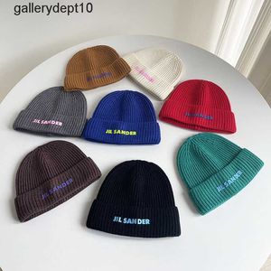 Letras de outono e inverno Chapéu de malha simples Corveu Versatile Woolen Hat Hat Skin Hat Boys e Meninas Pullover de proteção quente para meninas Chapéu