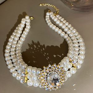 Pendant Necklaces Fashion European and American Exaggerated Retro Jewelry Inlaid Crystal Multi-row Pearl Short Choker Necklace Females 230815