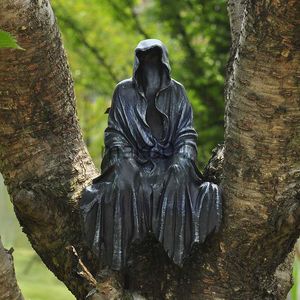 Novelty Items Black Grim Reaper Statue Thrilling Black Robe Nightcrawler Resin Garden Figurine Ornament Horror Ghost Sculpture Desk Decoration J230815