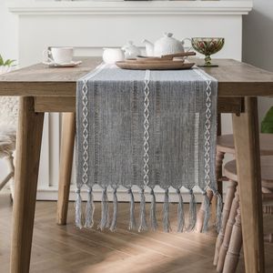 Ładownik stołowy Nordic Jacquard Striped Runner z Tassels Polyester Jadal Table Tablekloth Wedding Stolik Dekoracja Dekoracja stolików 230814