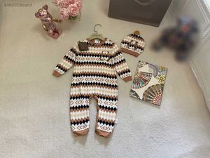 Designer Baby BodySuit Fashion Kids Overalls Größe 59-90 cm 2pcs Bunte Streifen Design Rompers und warme Hüte Juli 28