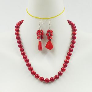 Orecchini da collana impostano classici gioielli da sposa femminile. Collana di corallo rosso naturale di alta qualità da 9 mm/orecchino 45 cm