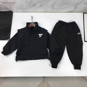 Baby Tracksuits Designer Ubrania dla dzieci Zestawy dziecięcy Rozmiar 100-160 cm 2PCS Fałszywy dwuczęściowy projekt kurtki i spodnie z długim rękawem