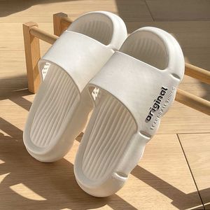 Slipper Sandal tofflor Herrens sommar tjocka sulor känns som att kliva på skit sandal tofflor för par hemma slitage tofflor utanför