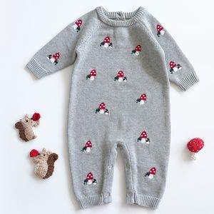 Rompers Baby Autumn Haftowe grzybowe ubrania Ubranie chłopców Dziewczyna swetry Koski Zimowe stroje dla maluchów noszą 230814