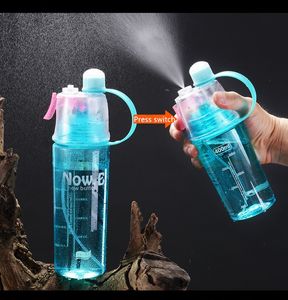 4 ألوان كوب من البلاستيك الإبداعي في الهواء الطلق زجاجات مياه مياه 600 مل كوب رذاذ كوب المياه للياقة البدنية كبيرة الطالب هدية 20 أوقية Tumplers LG01
