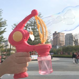 Novelty Games Bubble Gun Blowing Soap Bubbles Machine Automatic Toys Summer Outdoor Party Spela Toy for Kids Birthday Park Barn Day Gift 230815