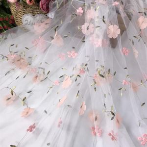 Klädtyg 3D Flower broderad spets av gården broderi tulle mesh för bröllopsklänning svart vit rosa blå röd gul30a