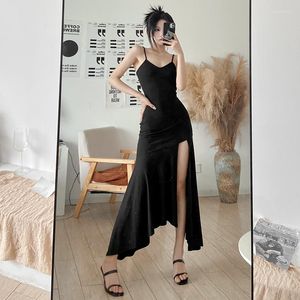 Abiti casual French Black Long Dress Women Summer Split Irregolare Slim coda di pesce Ladies Sexy V-Neck Worteless Maxi