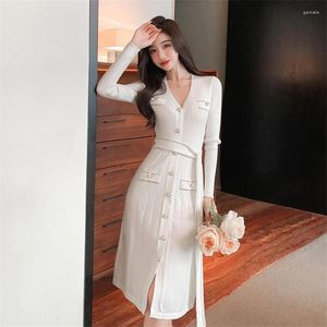 Vestidos casuais vestido branco malha de malha de manga comprida designer elegante suéter de outono inverno roupas íntimas de alta qualidade