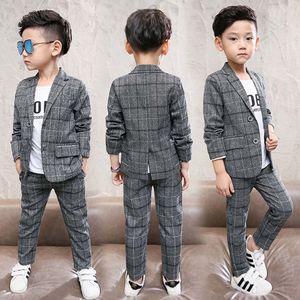 Kläderuppsättningar 2023 Autumn Winter Baby Boys kläder Set Plaid Gentleman Top Jacket Pants Outfits Suit Teenage 4 5 6 7 8 9 10 11 12 Year 230814