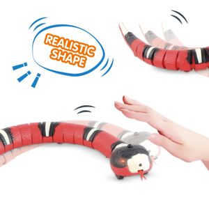 Cadılar Bayramı Oyuncakları Zorlu Elektrik Akıllı Sensör Simüle Coral Snake Komik Kedi Pet Oyuncak Toyunlu Şarj Düşme Direnci 230815
