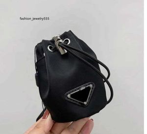 Lanyards Luxury Women's Key Ring Mobile Phone Bag Women's Crossbar Mini Bag Long Chain Shoulder Strap Messenger Bag Drawstring Classic Handbag Barrel Waist Key Ring