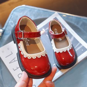 Sneakers dla dzieci skórzane buty dziewczyny Mary Jane Ruffles Flats for Baby Strudent School Red Dance Partry 11r 230814