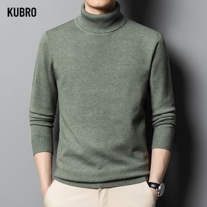 Camisolas masculinos Kubro 2023 Autumn Winter Inverno de alta qualidade Turtleneck suéter de lã cor sólida malha