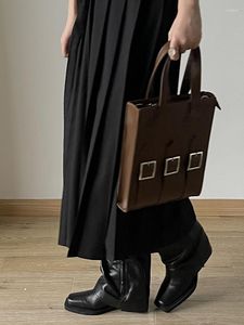 Вечерние сумки высококачественная искусственная кожаная квадратная квадратная мешка женская женская сумка с ремнями украшения в стиле колледжа.