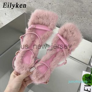 Terlik terlikleri Eilyken 2023 Marka Peluş Kürk Kürklü Sandal İnce Topuklu Moda Moda Kare Ayak Bileği Yukarı Toka Kayış Slaytlar Ayakkabı 2302071 J230815