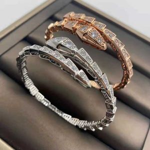 Lusso Bvlgr top accessori di gioielleria designer donna Bracciale in osso di serpente pieno di diamanti di alta edizione placcato oro spesso braccialetto aperto a forma di serpente stretto alla moda