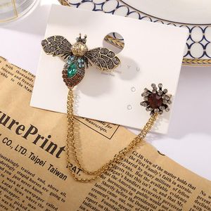 Brooches Vintage Bee Brooch Made Of Old Oil Dripping Tassel Animal Pin Temperament Suit Decoration For Men And Women