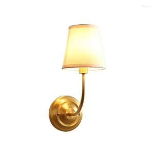 Wall Lamp American Vintage LED Lights Simple Foyer Bedroom Linen Postmodern Luxury Corridor Stairs Background Brass Sconce