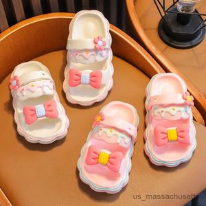 Slipper Summer Cute Girls 'Slipers With Butterfly Knot Anti-Slip Princess Style för Middle and Big Children Kids Shoes for Girl R230816