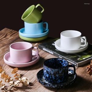 Filiżanki spodki do kawy w stylu europejskim i talerz prosta kreatywność el restauracja solidna kolorowa herbata ceramika
