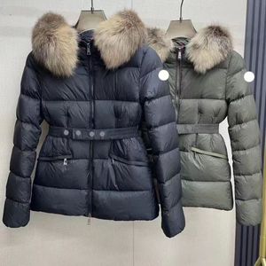 Designer Women Down Parkas Short Ricorso Badge Slimt Fit Welband Collar Giacca per palla addensato Calore Inverno Calore Inverno