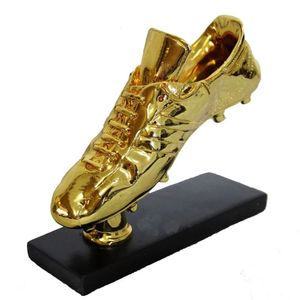 Dekorative Objekte Figuren Europäische Goldene Schuhfußball -Fußball -Preisträger Trophäen Shooter Gold Plated Boot League Fans Souvenir Cup Geschenk Harz Crafts 230815