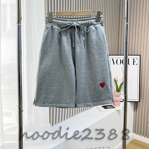 Grey Unisex Alta versão da marca de moda Love Borderyery A Men e Women's Loose Five Points Casual Shorts Solos médios calças de praia