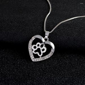 Pendant Necklaces Heart-Shaped Hollow Dog Print Pattern Necklace Women's Fashion Crystal Inlaid Accessory Jewelry