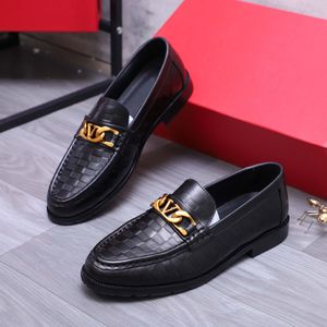 2023 Männer Kleiderschuhe echter Lederrutsch auf Hochzeitsbüro-Party Designer-Slipper Männliche Moccasins Marke Formal Oxford Schuhe Größe 38-44