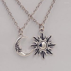 Collane a sospensione in stile europeo e americano San Valentino Moon Sun Short Silver Color Necklace Unisex Legato Elettroplating Tattoo