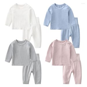Kläder sätter 2023 födda babykläder set solid modal t-shirt byxor långa ärmar sömn slitage spädbarn pojkar flickor 6-24 månader