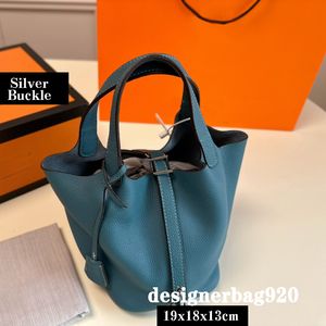 Bolsa de sacola de ombro para mulheres Bolsas de couro genuíno pequenas bolsas de ouro ou prata fivela grossa Sacos grandes sacos de designer sacos de compras praia de fim de semana praia